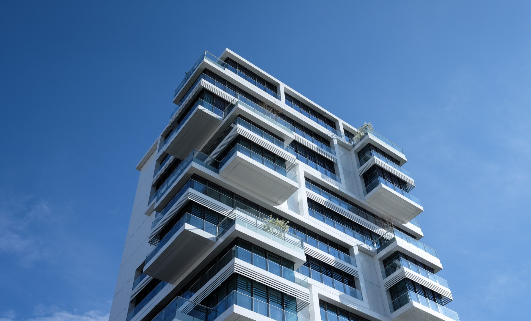 Can you afford a condo in Canada’s largest cities? Royal LePage reports on price per square foot